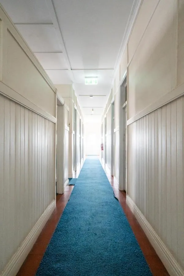 Commercial Hotel Clermont أستراليا