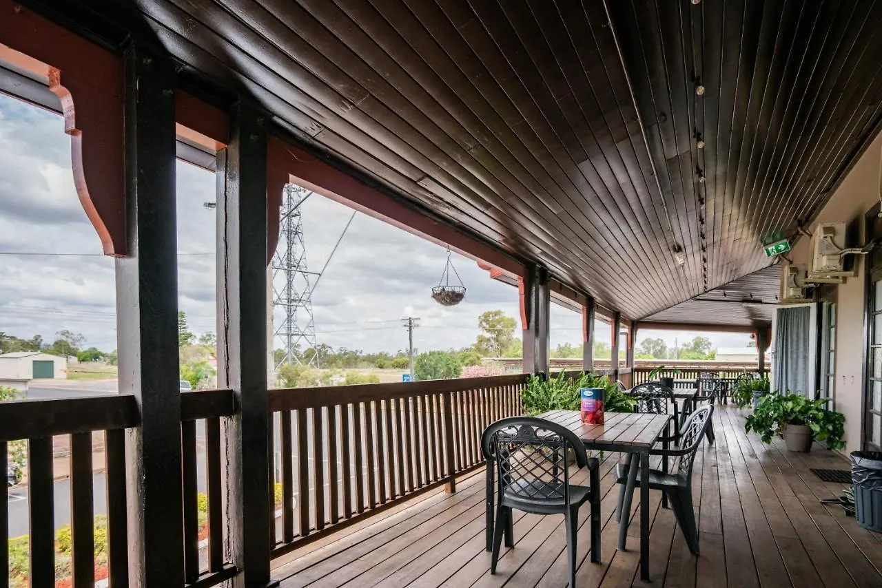 Commercial Hotel Clermont أستراليا