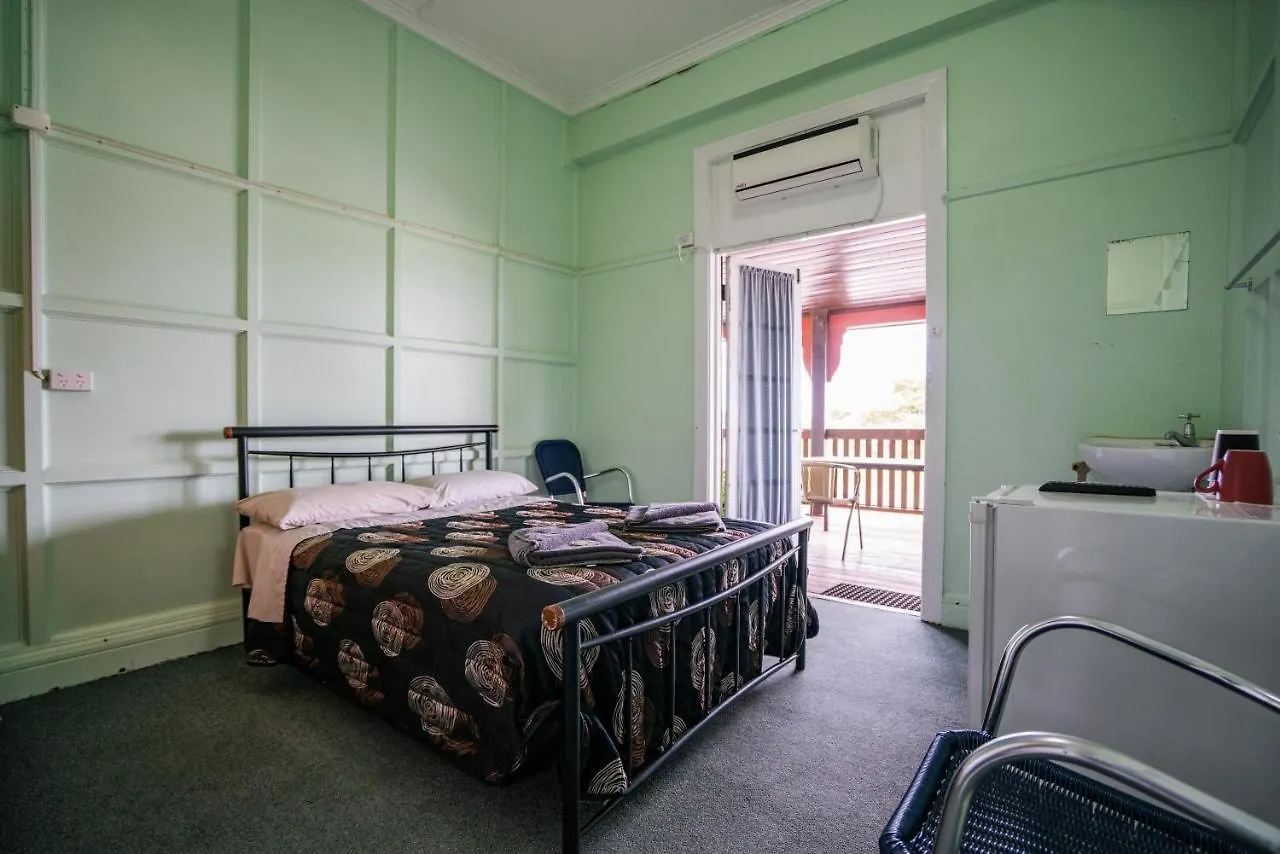 Commercial Hotel Clermont